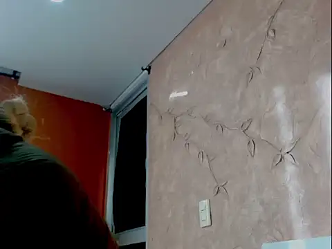 Miabonnett  online show from 01-19-26, 12:20