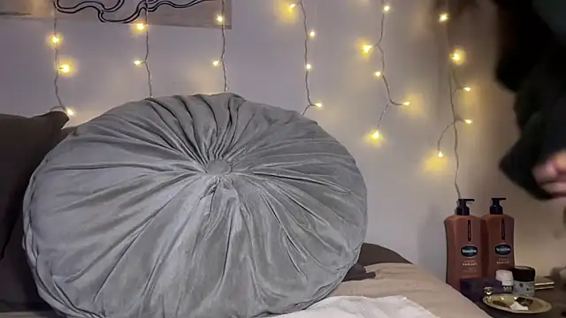 Snapshot of tsjaden777 chatting on 02-15-26, 01:35 tsjaden777 online show from 02-15-26, 01:35