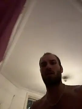 Snapshot of pervy_devil chatting on 12-01-25, 03:22 pervy devil online show from 12-01-25, 03:22