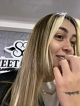 Snapshot of emma_oxford chatting on 12-09-24, 08:23 emma oxford online show from 12-09-24, 08:23