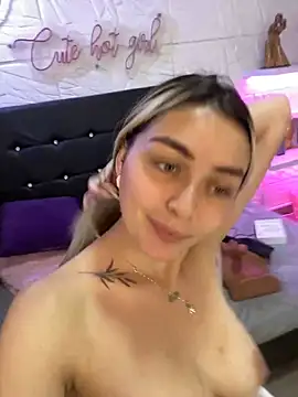 Snapshot of emma_oxford chatting on 12-20-24, 12:30 emma oxford online show from 12-20-24, 12:30