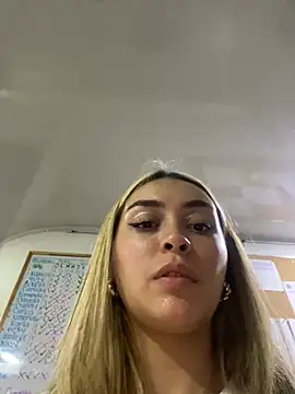 Snapshot of emma_oxford chatting on 02-22-25, 12:16 emma oxford online show from 02-22-25, 12:16