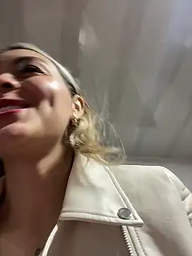 Snapshot of emma_oxford chatting on 03-06-25, 08:48 emma oxford online show from 03-06-25, 08:48