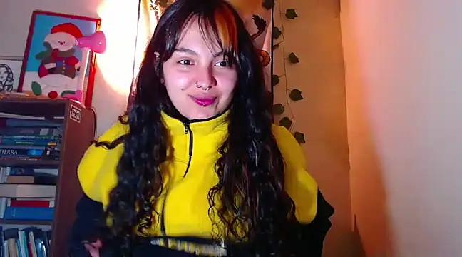 Snapshot of sweetiee_mary chatting on 12-14-24, 06:56 sweetiee mary online show from 12-14-24, 06:56