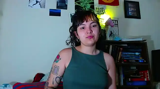 Snapshot of sweetiee_mary chatting on 02-12-25, 04:33 sweetiee mary online show from 02-12-25, 04:33