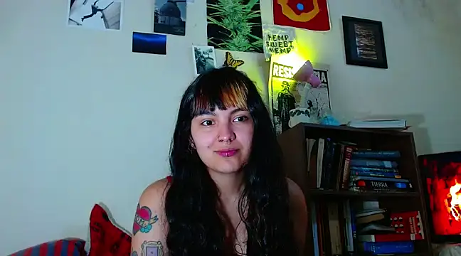 Snapshot of sweetiee_mary chatting on 02-14-25, 04:41 sweetiee mary online show from 02-14-25, 04:41