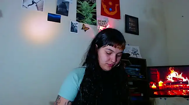 Snapshot of sweetiee_mary chatting on 02-23-25, 11:47 sweetiee mary online show from 02-23-25, 11:47