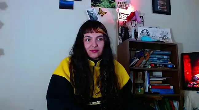 Snapshot of sweetiee_mary chatting on 02-28-25, 05:04 sweetiee mary online show from 02-28-25, 05:04