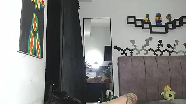 Liza Thurner online show from 02-05-25, 03:55