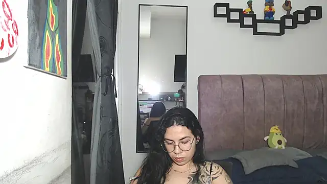 Liza Thurner online show from 09-19-25, 03:08