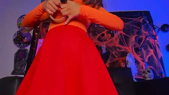 little-Emma online show from 10-31-25, 11:55