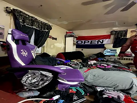 Snapshot of MrMynx chatting on 11-16-25, 06:41 MrMynx online show from 11-16-25, 06:41