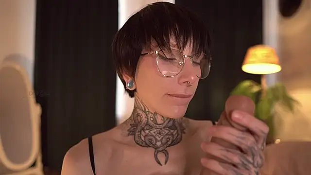 Snapshot of ifuckingtoy_ chatting on 09-20-25, 11:44 ifuckingtoy online show from 09-20-25, 11:44