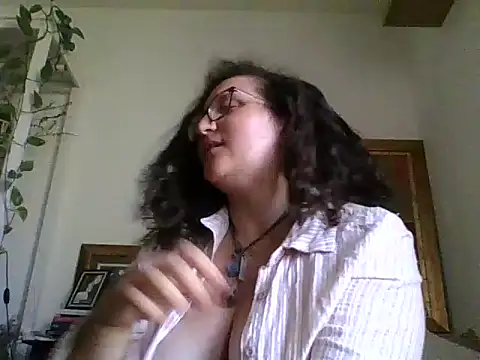 Snapshot of juicyrubies chatting on 09-12-25, 11:32 juicyrubies online show from 09-12-25, 11:32