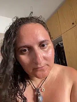 Snapshot of juicyrubies chatting on 09-22-25, 06:15 juicyrubies online show from 09-22-25, 06:15