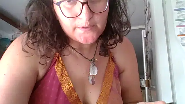 Snapshot of juicyrubies chatting on 10-05-25, 10:02 juicyrubies online show from 10-05-25, 10:02