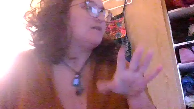 Snapshot of juicyrubies chatting on 10-29-25, 01:02 juicyrubies online show from 10-29-25, 01:02