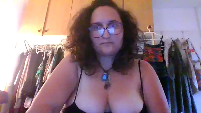 Snapshot of juicyrubies chatting on 11-02-25, 11:12 juicyrubies online show from 11-02-25, 11:12