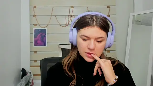 Josephine Kiss online show from 02-08-25, 01:33