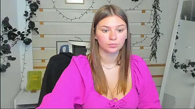 Snapshot of Josephine_Kiss chatting on 05-06-26, 01:05 Josephine Kiss online show from 05-06-26, 01:05