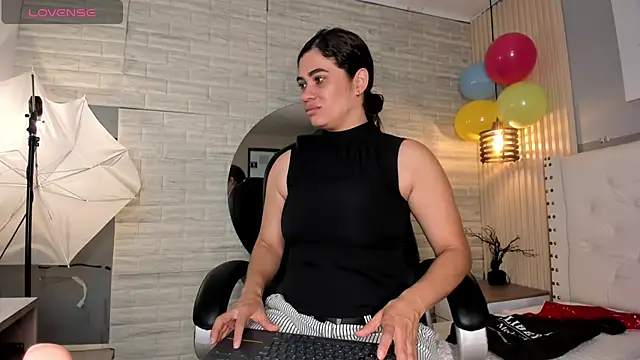 Snapshot of sussy__stone chatting on 05-15-26, 12:01 sussy stone online show from 05-15-26, 12:01