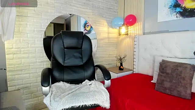 Snapshot of sussy__stone chatting on 05-28-26, 12:13 sussy stone online show from 05-28-26, 12:13