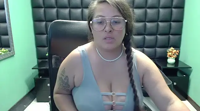 Snapshot of SaraThomso chatting on 02-02-25, 07:35 SaraThomso online show from 02-02-25, 07:35