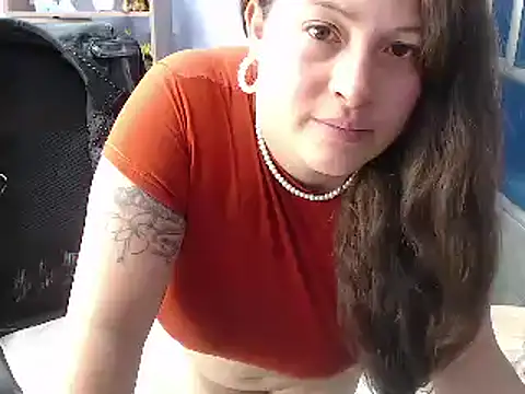 Snapshot of SaraThomso chatting on 02-19-25, 06:11 SaraThomso online show from 02-19-25, 06:11