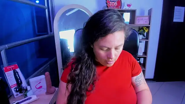 Snapshot of SaraThomso chatting on 11-11-25, 03:17 SaraThomso online show from 11-11-25, 03:17