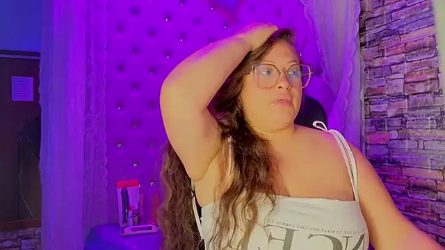 SaraThomso online show from 11-20-25, 03:39