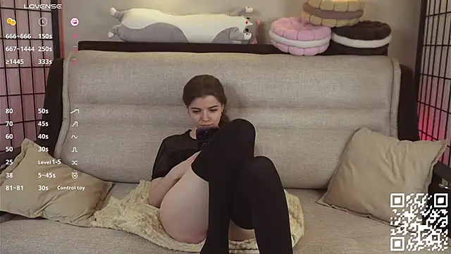 Snapshot of Mary_Shake chatting on 01-21-25, 11:34 Mary Shake online show from 01-21-25, 11:34