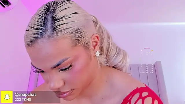 Snapshot of Shelynna_azzul chatting on 11-11-25, 08:20 Shelynna azzul online show from 11-11-25, 08:20