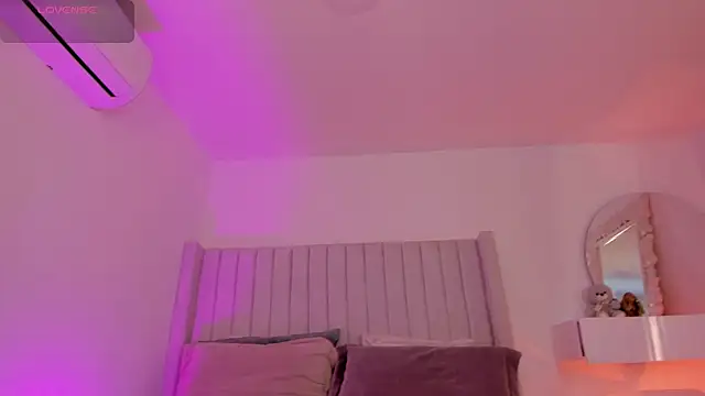 Snapshot of Shelynna_azzul chatting on 02-21-26, 08:10 Shelynna azzul online show from 02-21-26, 08:10