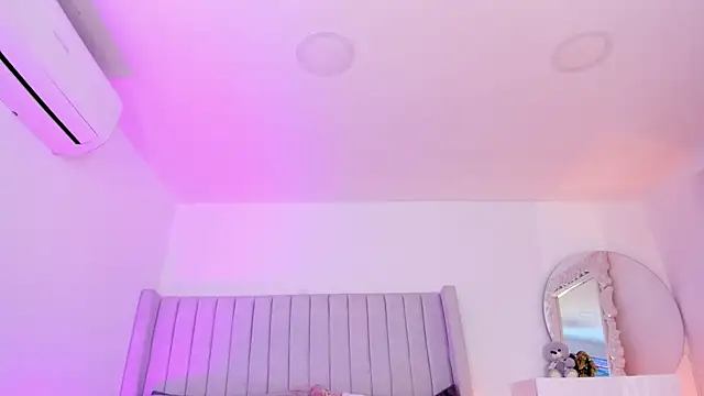 Snapshot of Shelynna_azzul chatting on 02-24-26, 08:18 Shelynna azzul online show from 02-24-26, 08:18