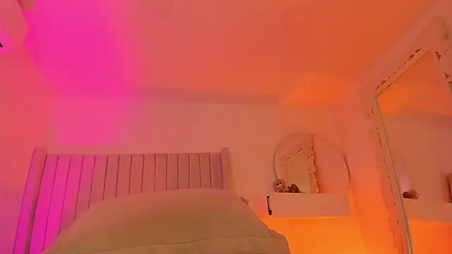 Snapshot of Shelynna_azzul chatting on 02-28-26, 08:43 Shelynna azzul online show from 02-28-26, 08:43