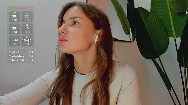 Snapshot of Whitney_Svonn chatting on 12-17-24, 02:44 Whitney Svonn online show from 12-17-24, 02:44