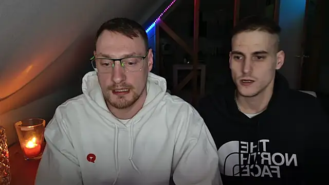 Snapshot of Relsxboy chatting on 02-07-25, 11:45 Relsxboy online show from 02-07-25, 11:45