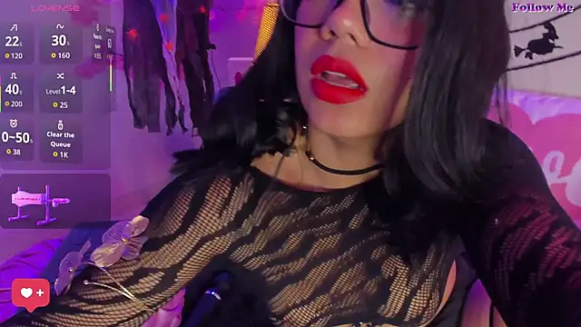 SenniaBella online show from 10-29-25, 01:57