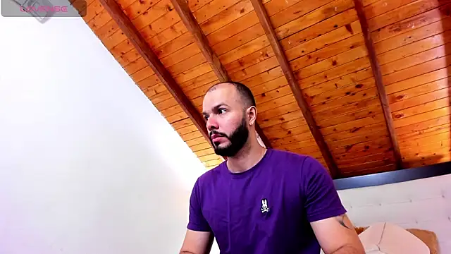 Tom Bailey online show from 01-12-26, 12:43