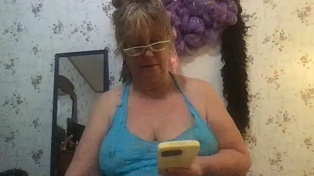 Snapshot of musclebooty70 chatting on 01-19-25, 03:18 musclebooty70 online show from 01-19-25, 03:18