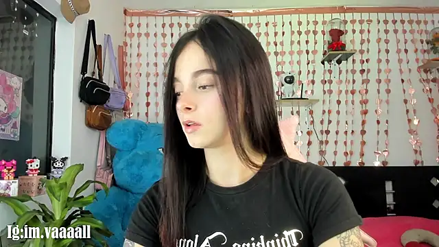 Snapshot of lucyy_tay chatting on 09-24-25, 11:19 lucyy tay online show from 09-24-25, 11:19