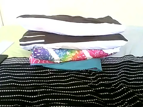 Snapshot of nisherjay chatting on 01-22-25, 01:11 nisherjay online show from 01-22-25, 01:11