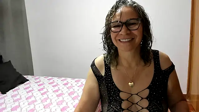 Snapshot of Carlaa-69 chatting on 06-16-26, 09:34 Carlaa-69 online show from 06-16-26, 09:34