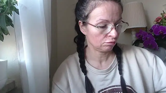 HelenLuxx online show from 11-07-25, 07:19