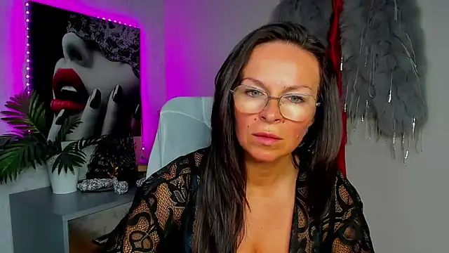 HelenLuxx online show from 05-31-26, 06:31