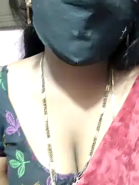 Snapshot of louise92 chatting on 01-04-25, 06:09 louise92 online show from 01-04-25, 06:09