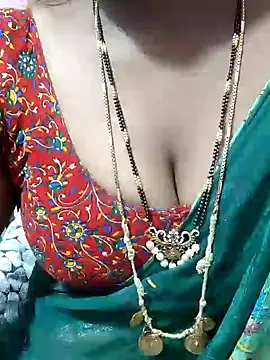 Snapshot of louise92 chatting on 01-05-25, 03:55 louise92 online show from 01-05-25, 03:55