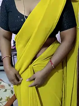 Snapshot of louise92 chatting on 02-13-25, 08:59 louise92 online show from 02-13-25, 08:59