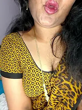 Snapshot of louise92 chatting on 03-28-26, 09:53 louise92 online show from 03-28-26, 09:53