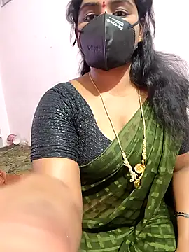 Snapshot of louise92 chatting on 04-13-26, 06:41 louise92 online show from 04-13-26, 06:41